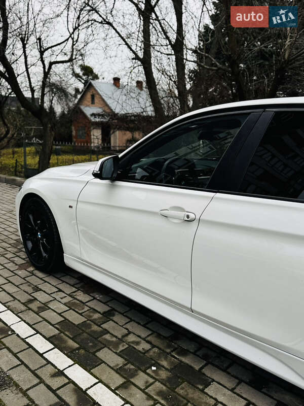 Седан BMW 3 Series 2013 в Львове