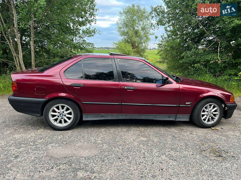 Седан BMW 3 Series 1993 в Дубровице фото 3 Седан BMW 3 Series 1993 в Дубровице