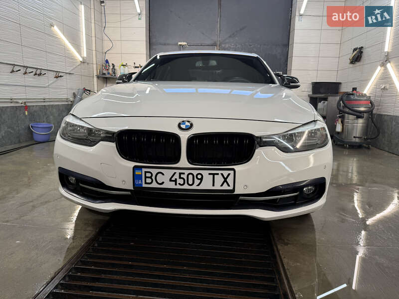 Седан BMW 3 Series 2017 в Новояворовске