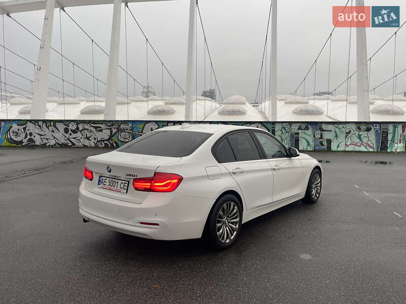 Седан BMW 3 Series 2015 в Бобрику