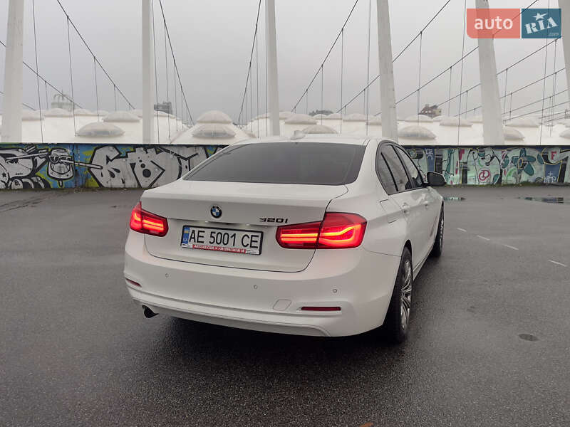 Седан BMW 3 Series 2015 в Бобрику