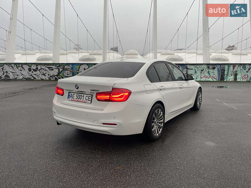 Седан BMW 3 Series 2015 в Бобрику