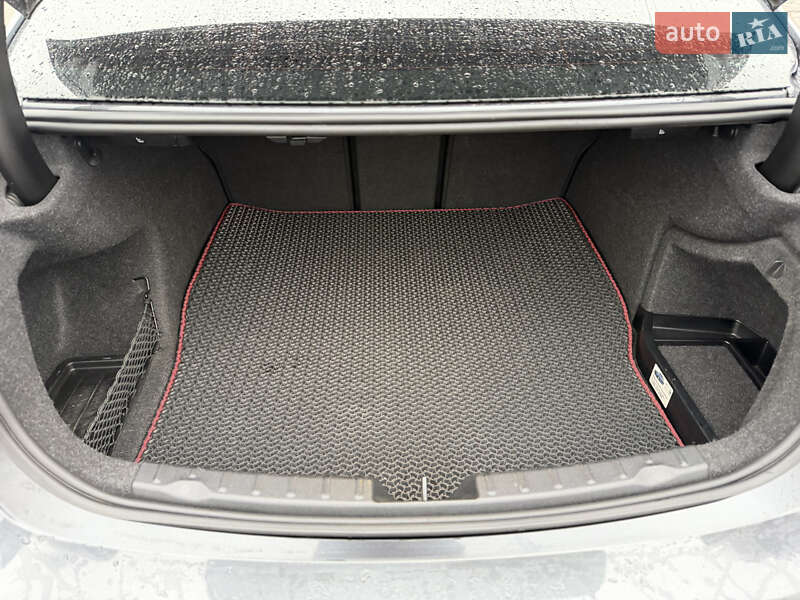 Седан BMW 3 Series 2017 в Киеве фото 21 Седан BMW 3 Series 2017 в Киеве