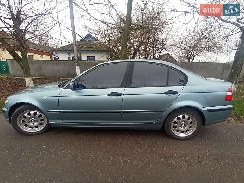 Седан BMW 3 Series 2004 в Новоархангельске