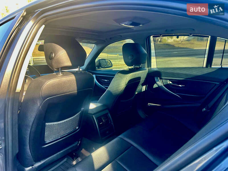 Седан BMW 3 Series 2013 в Дніпрі