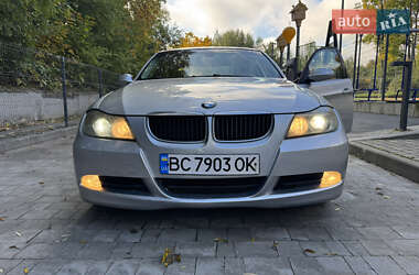 Седан BMW 3 Series 2005 в Львові