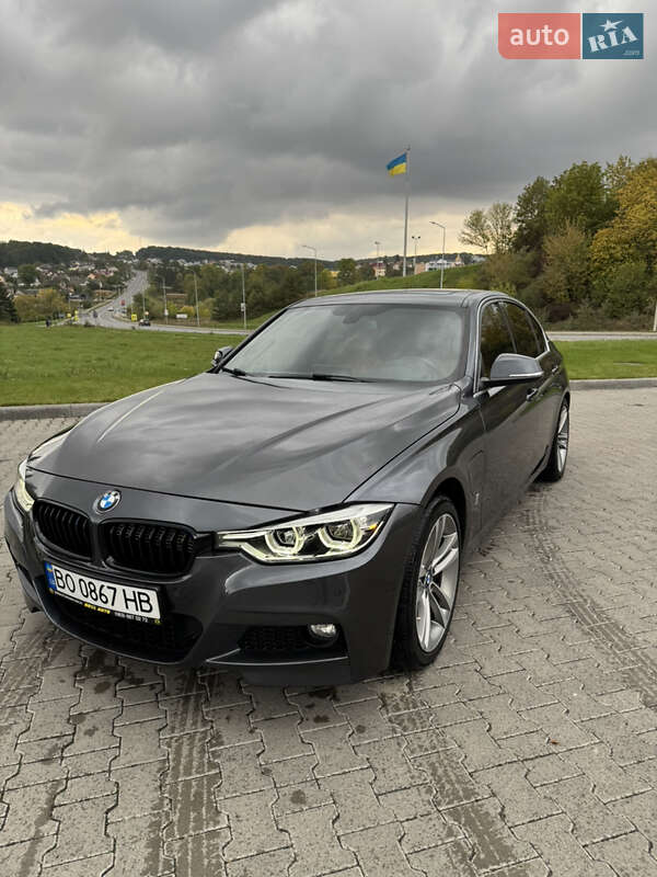 Седан BMW 3 Series 2017 в Зборове
