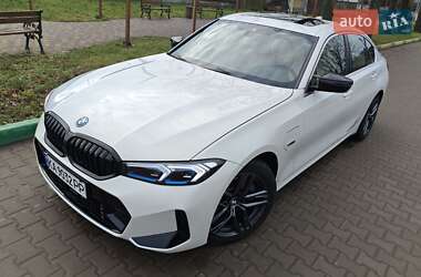 Седан BMW 3 Series 2022 в Киеве
