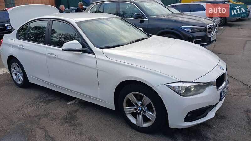 Седан BMW 3 Series 2017 в Киеве