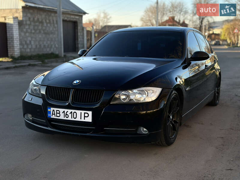 Седан BMW 3 Series 2005 в Могилев-Подольске