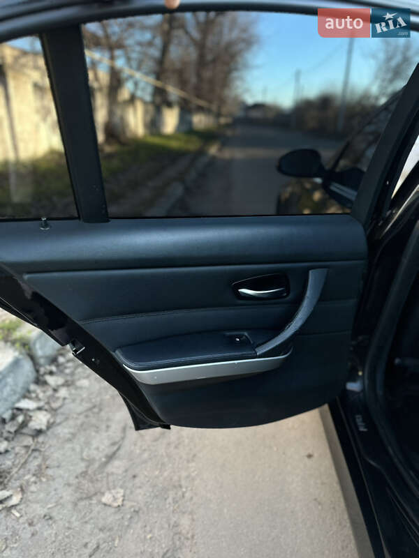 Седан BMW 3 Series 2005 в Могилев-Подольске