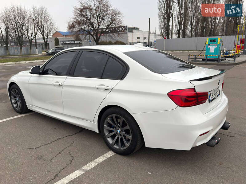 Седан BMW 3 Series 2016 в Киеве