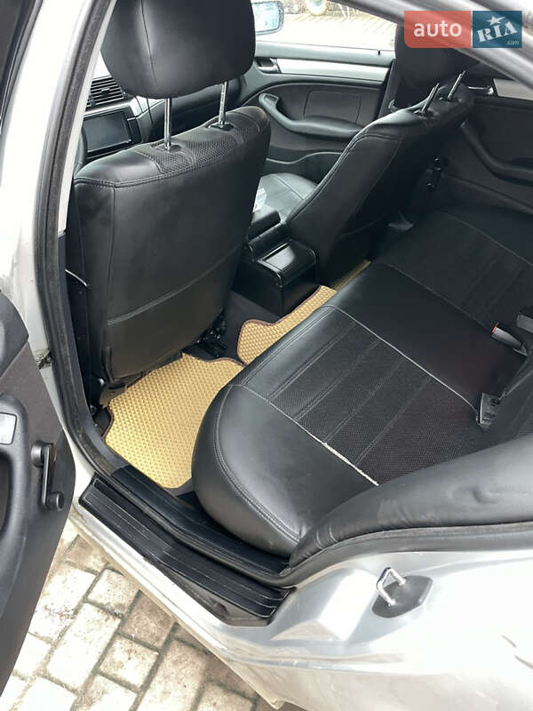 Седан BMW 3 Series 2002 в Львове фото 5 Седан BMW 3 Series 2002 в Львове