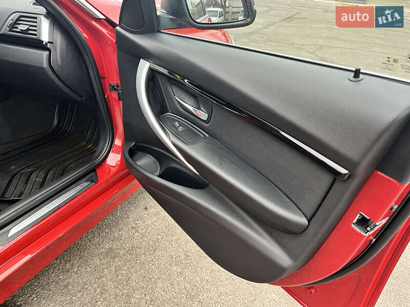 Седан BMW 3 Series 2018 в Києві