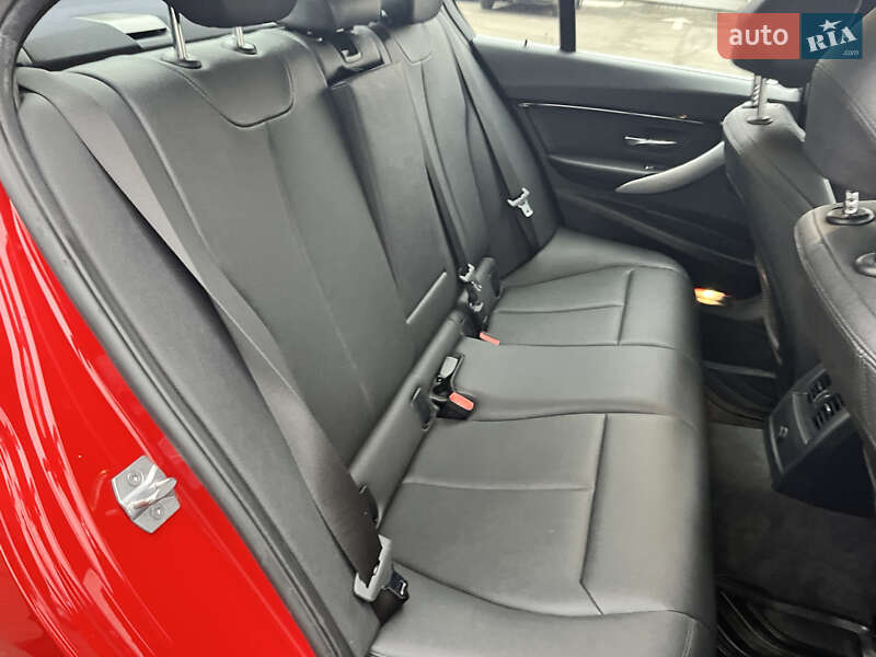 Седан BMW 3 Series 2018 в Києві