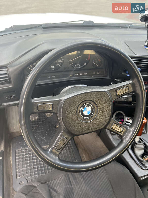 Седан BMW 3 Series 1986 в Городенке