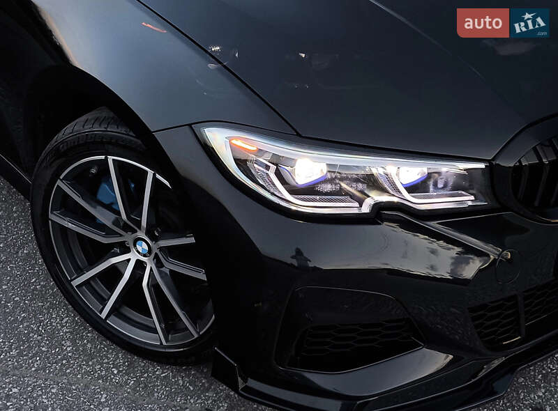 Седан BMW 3 Series 2019 в Львове
