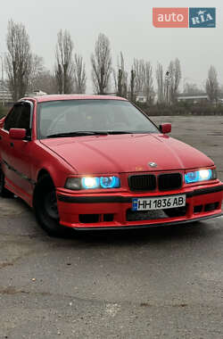Седан BMW 3 Series 1992 в Черноморске
