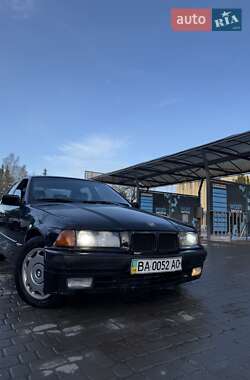 Седан BMW 3 Series 1995 в Надворной