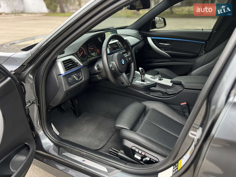 Седан BMW 3 Series 2018 в Киеве