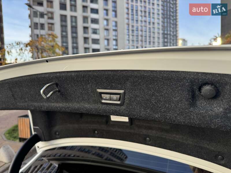 Седан BMW 3 Series 2025 в Києві