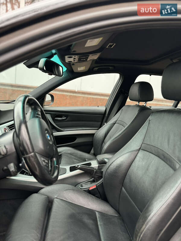 Седан BMW 3 Series 2010 в Черкасах