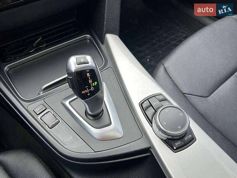 Седан BMW 3 Series 2016 в Києві