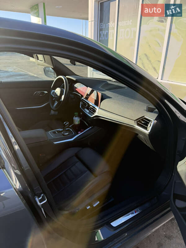 Седан BMW 3 Series 2022 в Києві