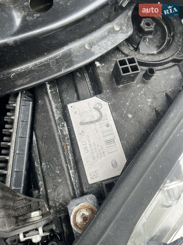 Седан BMW 3 Series 2017 в Стрию