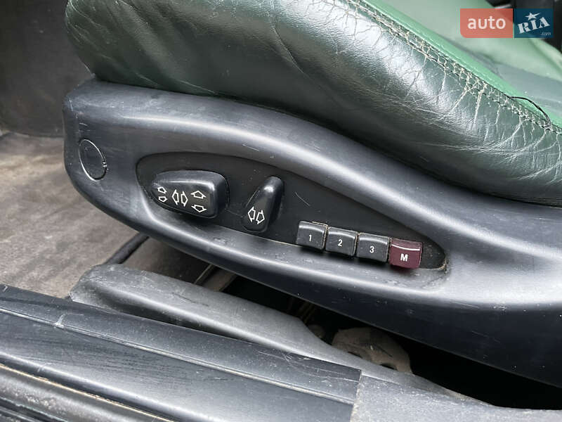 Седан BMW 3 Series 1998 в Корце