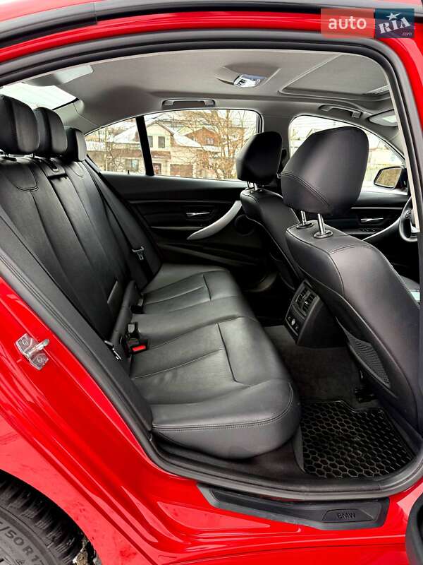 Седан BMW 3 Series 2015 в Обухове