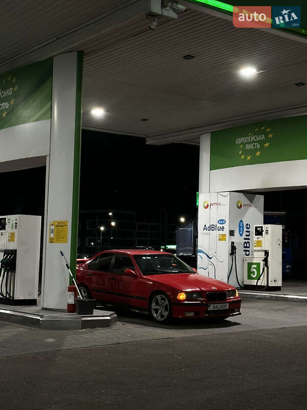 Седан BMW 3 Series 1993 в Львові