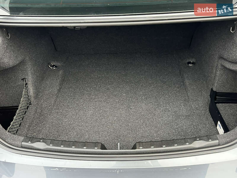 Седан BMW 3 Series 2017 в Косове