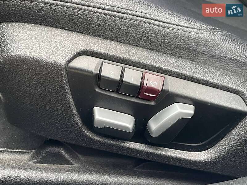 Седан BMW 3 Series 2017 в Киеве