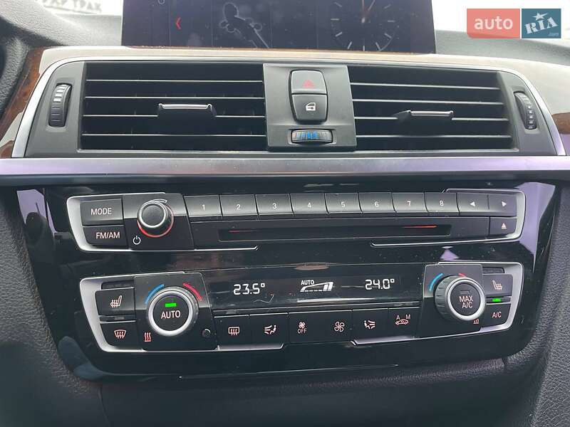 Седан BMW 3 Series 2017 в Киеве