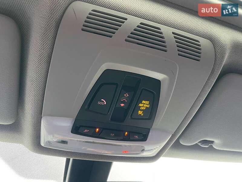 Седан BMW 3 Series 2017 в Киеве