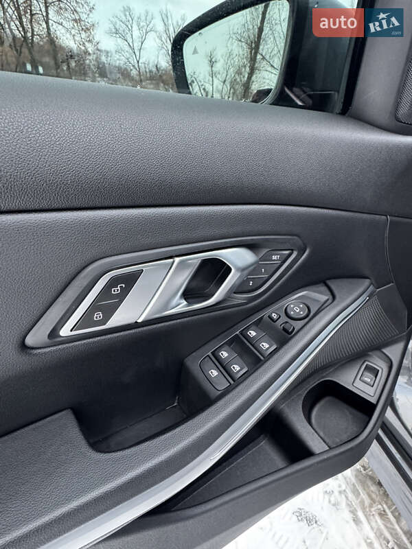 Седан BMW 3 Series 2022 в Киеве фото 36 Седан BMW 3 Series 2022 в Киеве