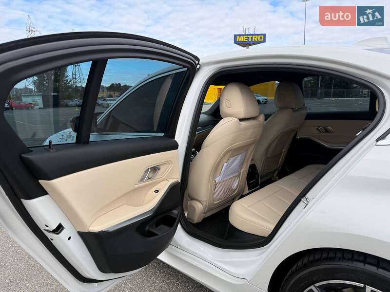 Седан BMW 3 Series 2020 в Києві