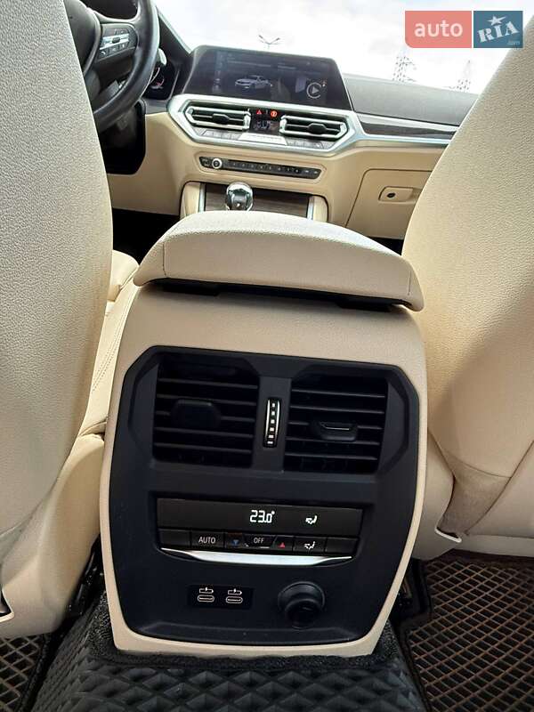 Седан BMW 3 Series 2020 в Києві