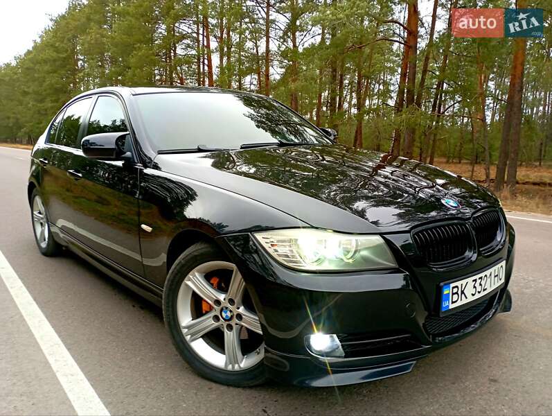 Седан BMW 3 Series 2009 в Сарнах