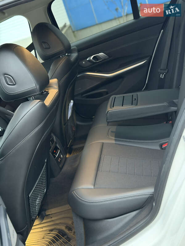 Седан BMW 3 Series 2020 в Одесі