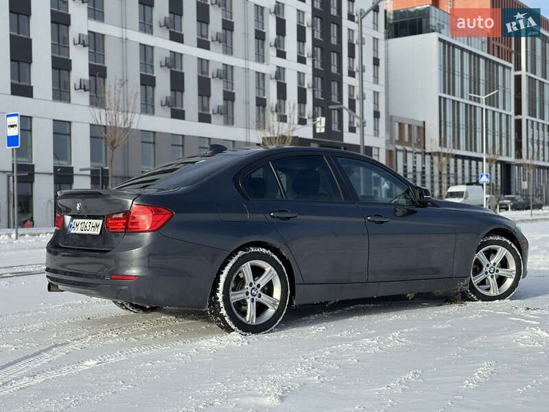 Седан BMW 3 Series 2015 в Рівному