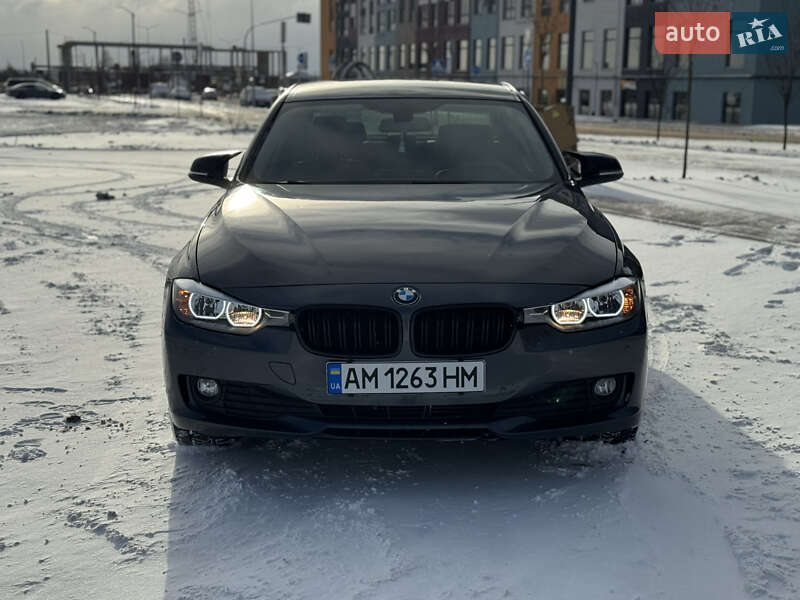 Седан BMW 3 Series 2015 в Рівному
