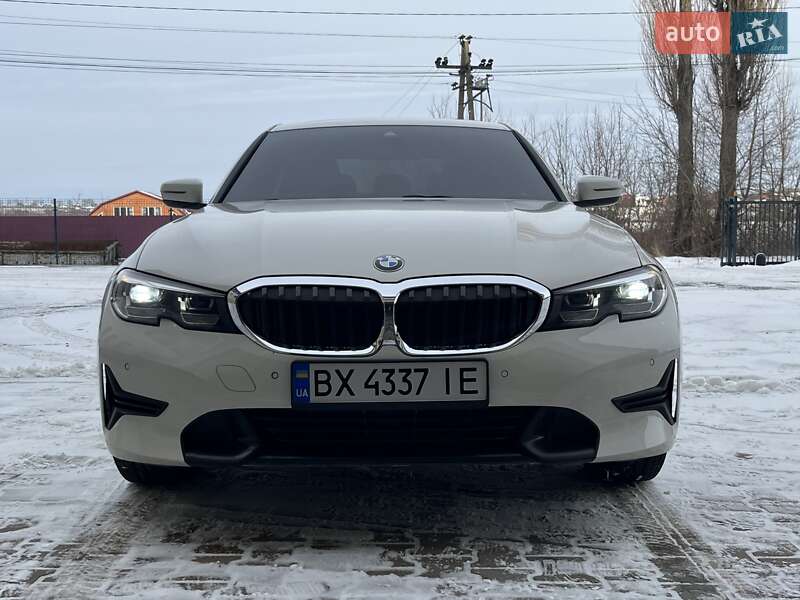 Седан BMW 3 Series 2019 в Хмельницком