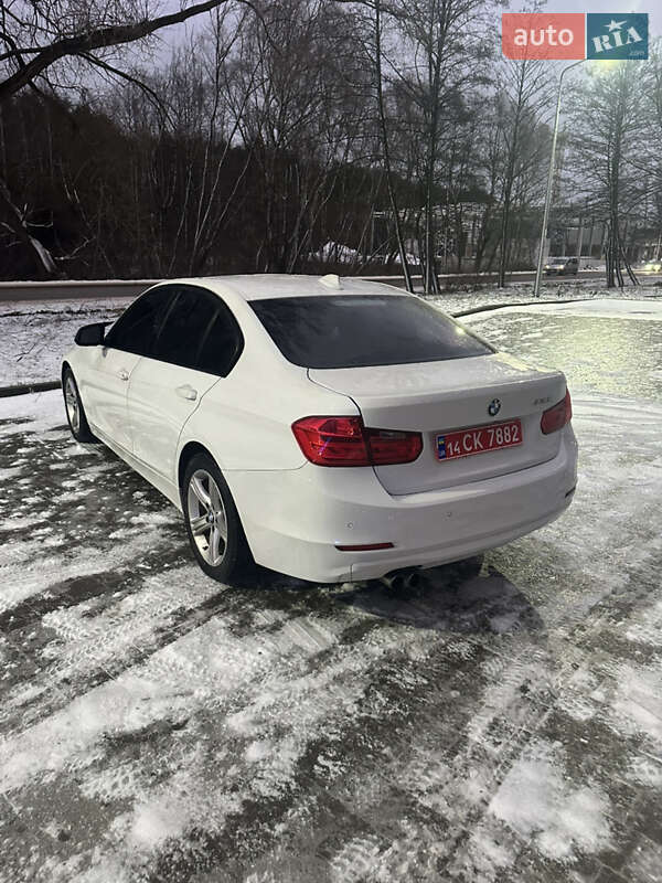 Седан BMW 3 Series 2015 в Яворові