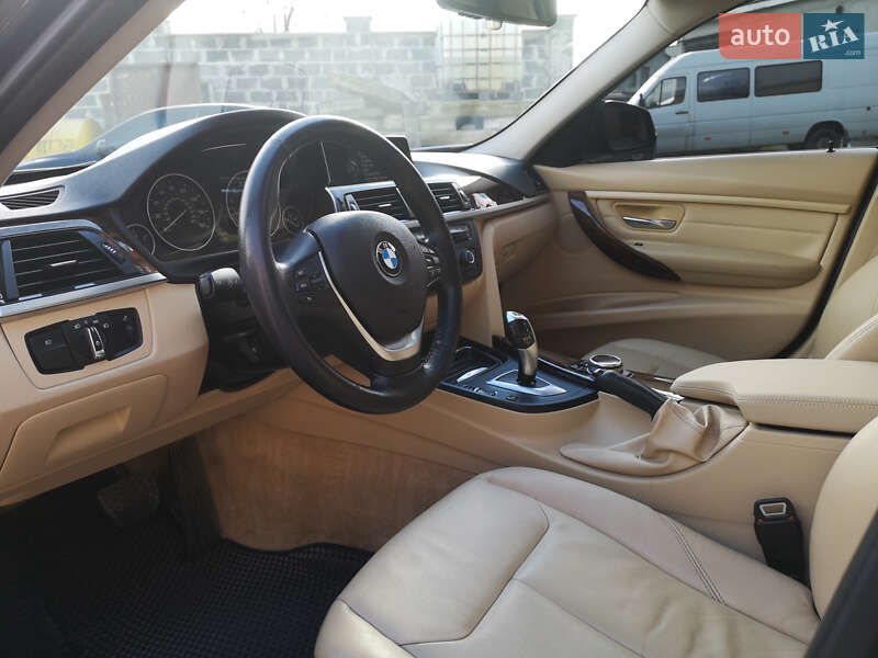 Седан BMW 3 Series 2013 в Калуші