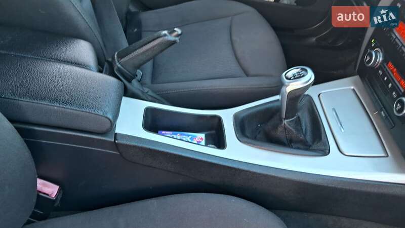 Седан BMW 3 Series 2009 в Черновцах