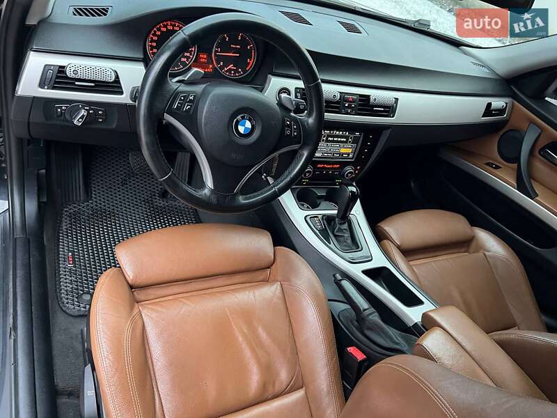 Седан BMW 3 Series 2009 в Сарнах