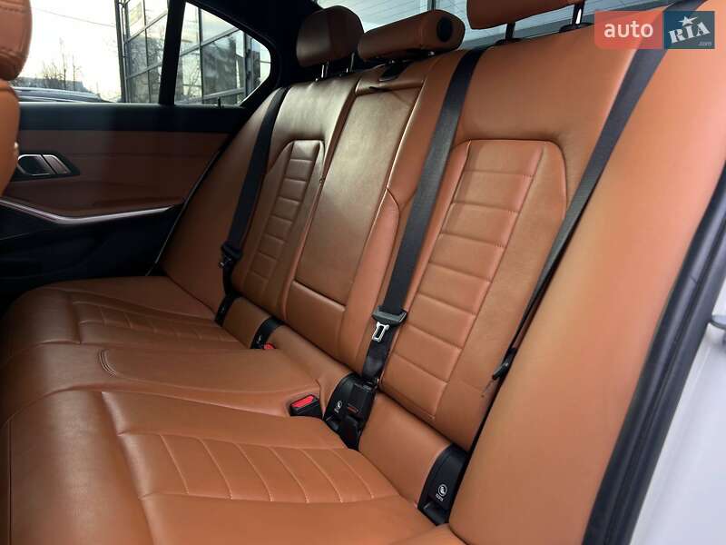 Седан BMW 3 Series 2020 в Івано-Франківську