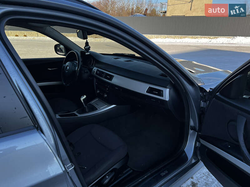 Универсал BMW 3 Series 2010 в Волочиске